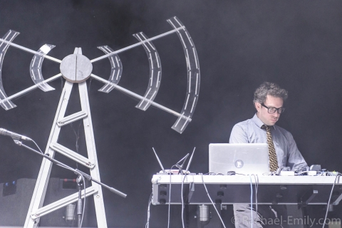 Public Service Broadcasting, supporting Kaiser Chiefs